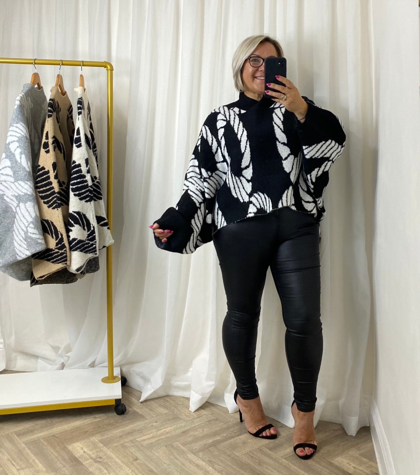 Rope Print Knit In Black And White